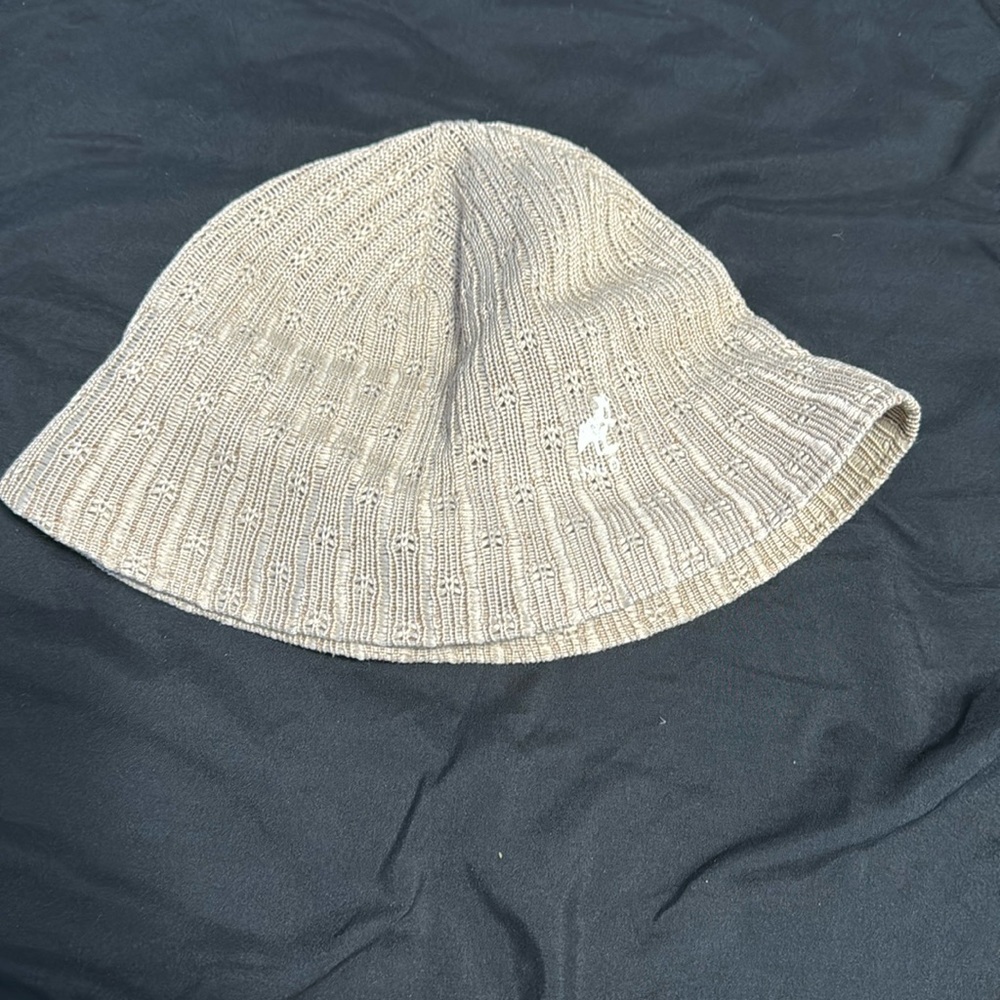 Tan hat
